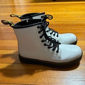 Dr. Martens Zavala Kids White Lace-Up Combat Boots Size 4
